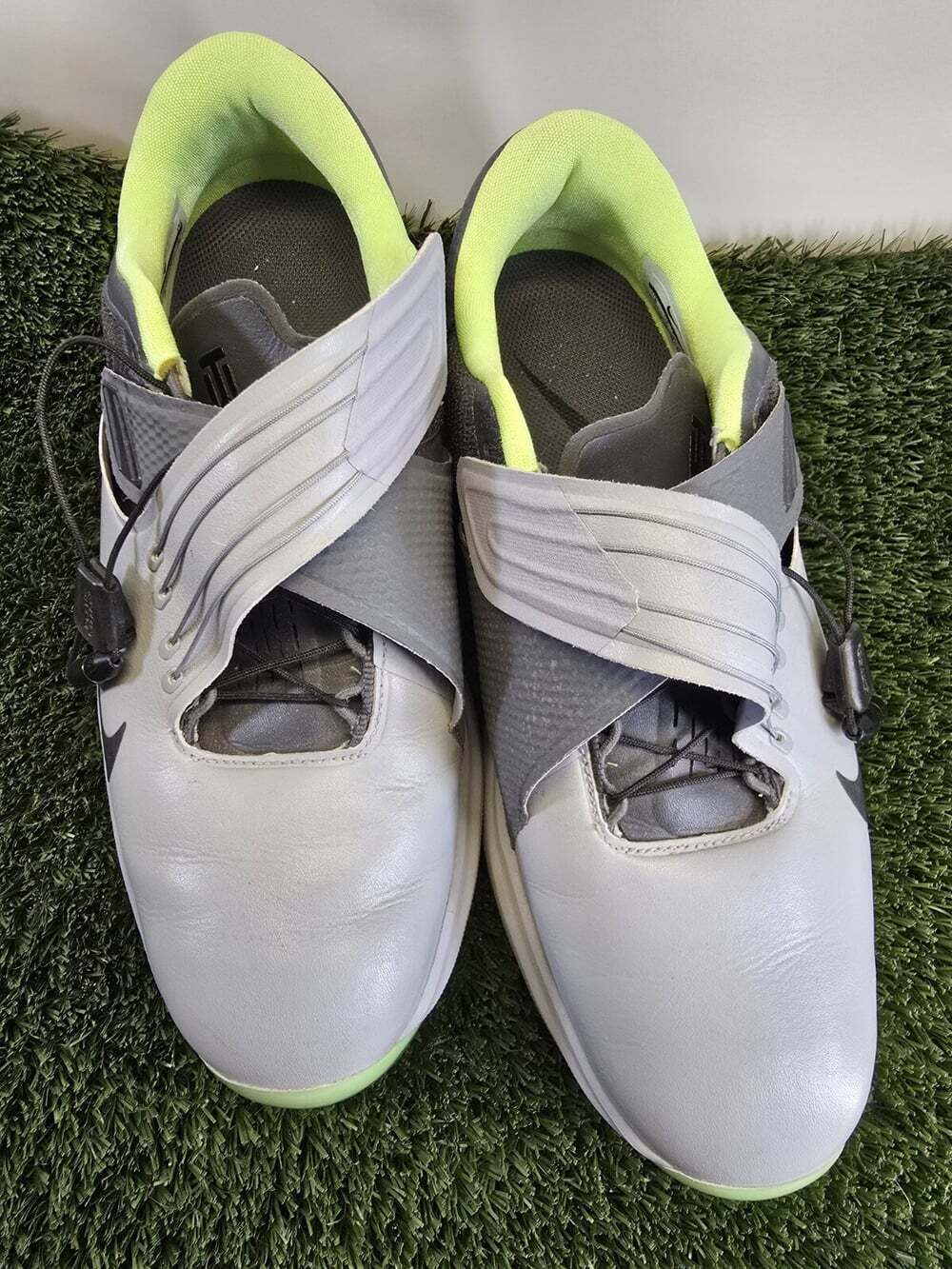 Nike TW 2017 Tiger Woods Wolf Dark Grey Golf Cleats 880955-002 Mens Size 8 - Picture 2 of 8